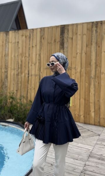 Çiçek Detaylı Piliseli Bağcıklı Gömlek lacivert - 1