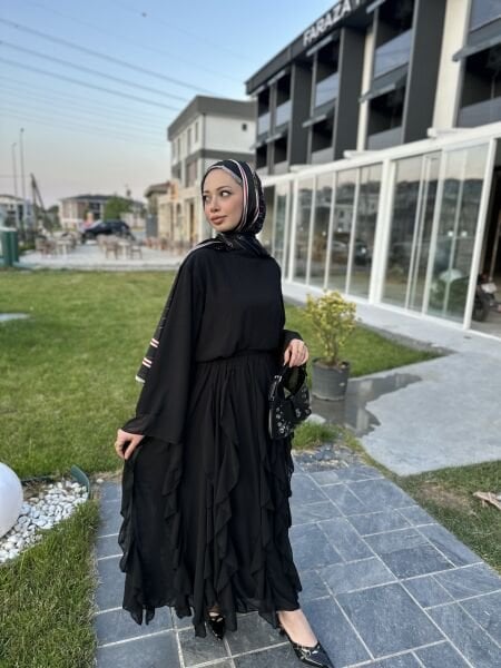 Lara Tasarım Etekli Takım siyah - standart